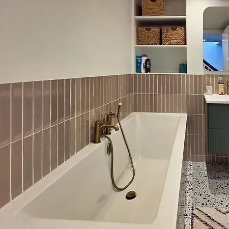 Stylish 4 Bed Close To Centre * Dublino